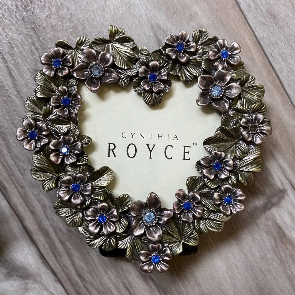 Cynthia Royce pair romantic